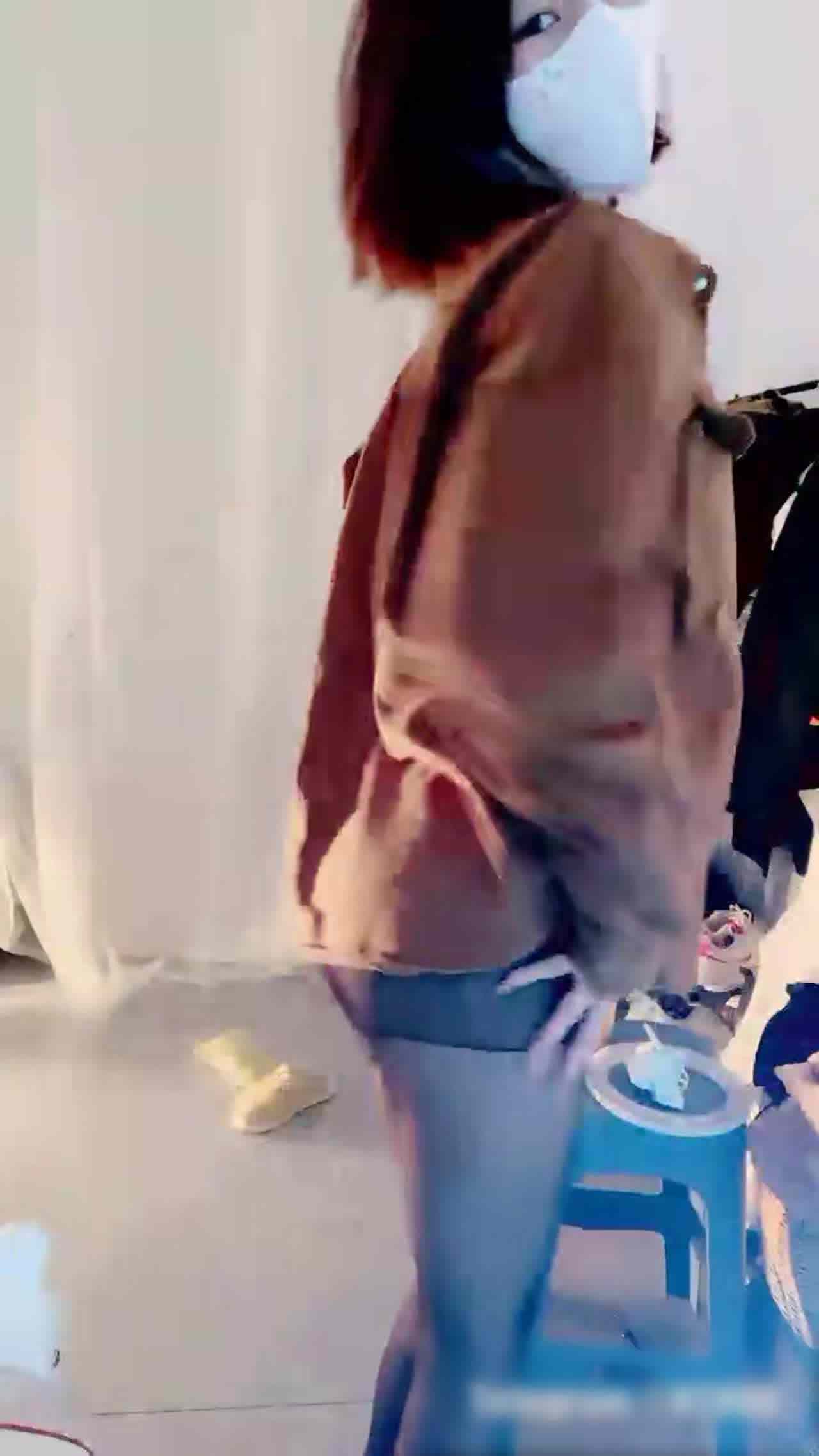  美腿主播大尺度私拍女女之间性爱的快乐你绝对想不到的 的剧照8