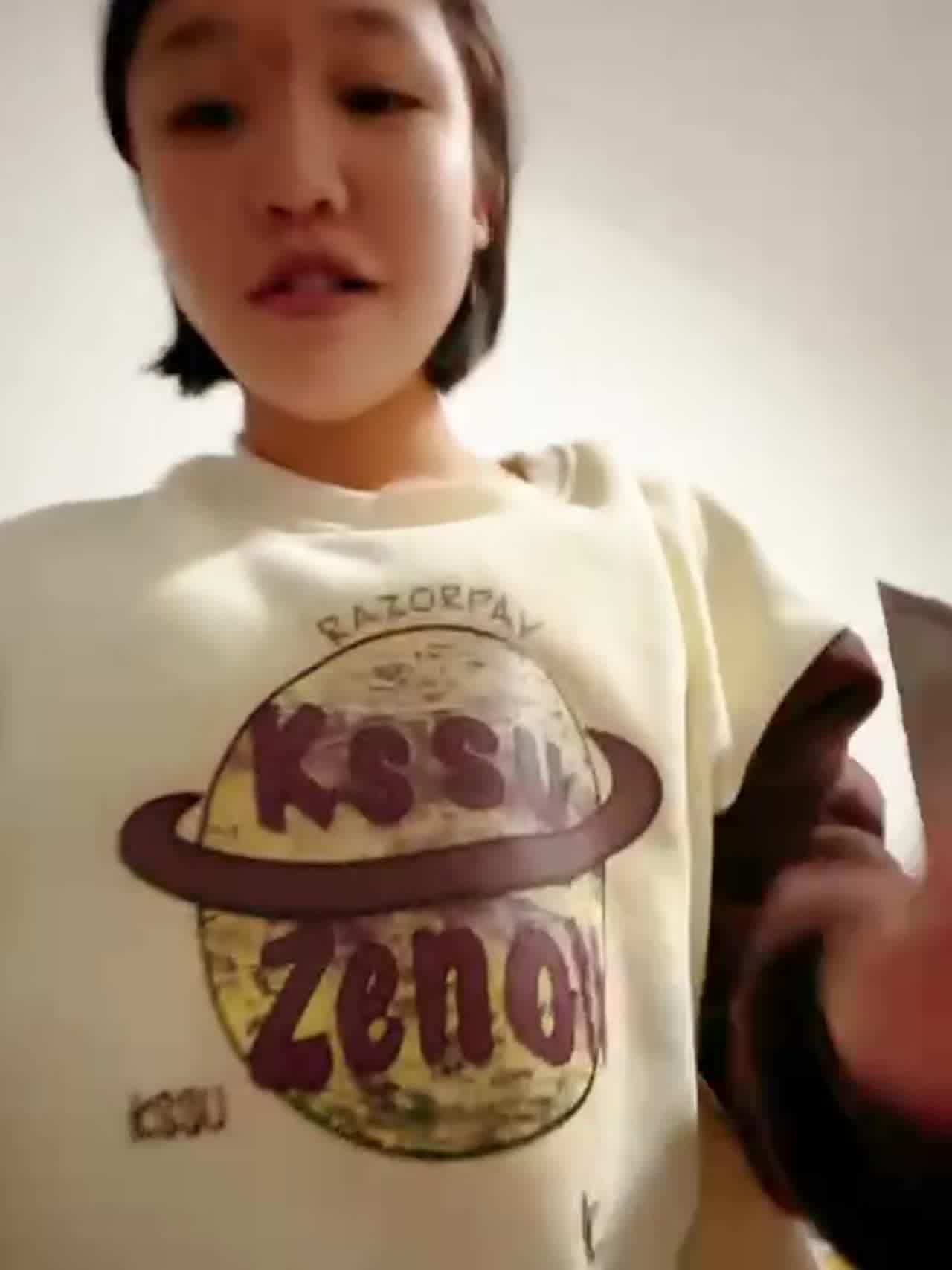  猛插肥穴被娇喘勾引到直接内射 的剧照2