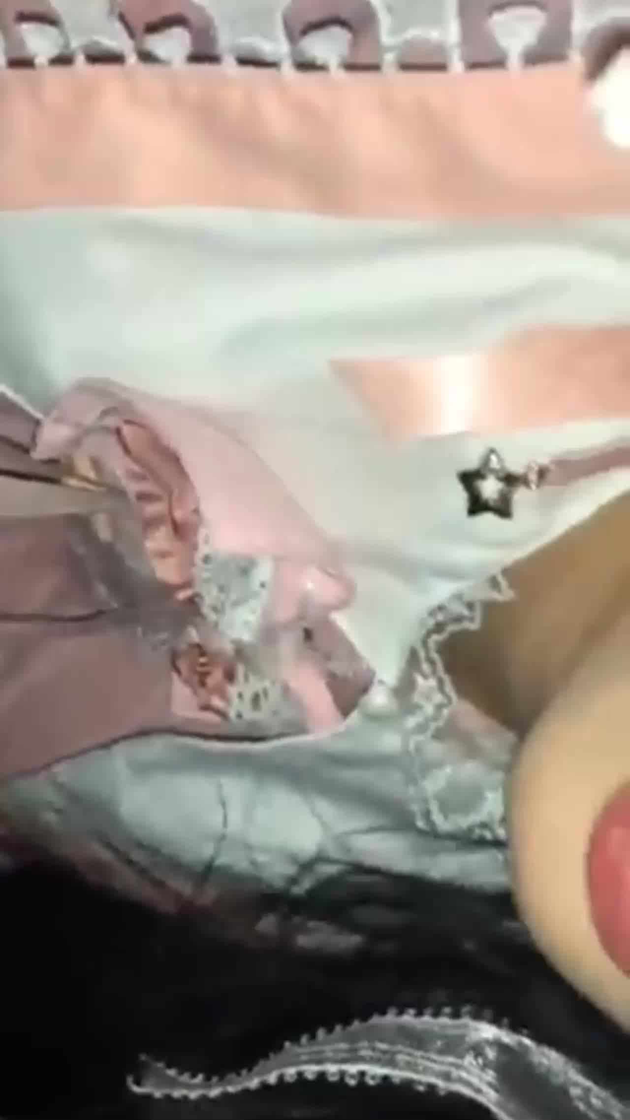  一顿饭就给吞精的洛丽塔嫩妹 的剧照7