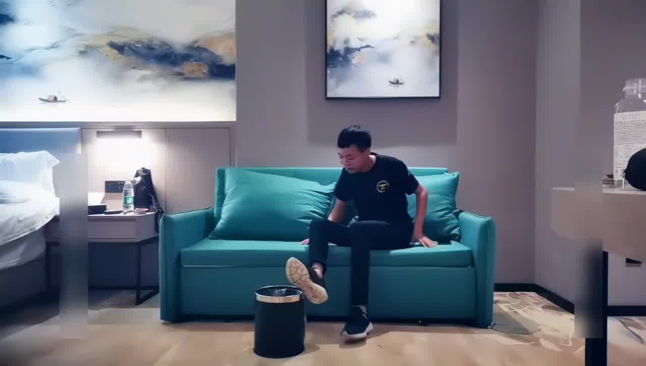  第①部⭐极品清纯妹，被大力猛操，嗷嗷乱叫，感觉要被干哭了，脾气超好，被这么猛操，突然之间好心疼 的剧照7