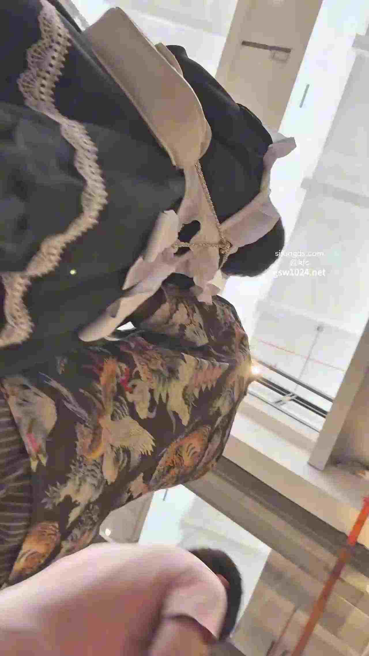  漫展遇上小女仆，连内裤都是成套的！ 的剧照6