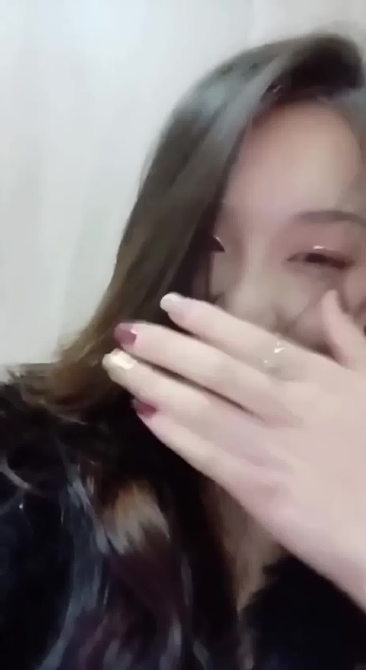  黑丝御姐表情真骚 的剧照3