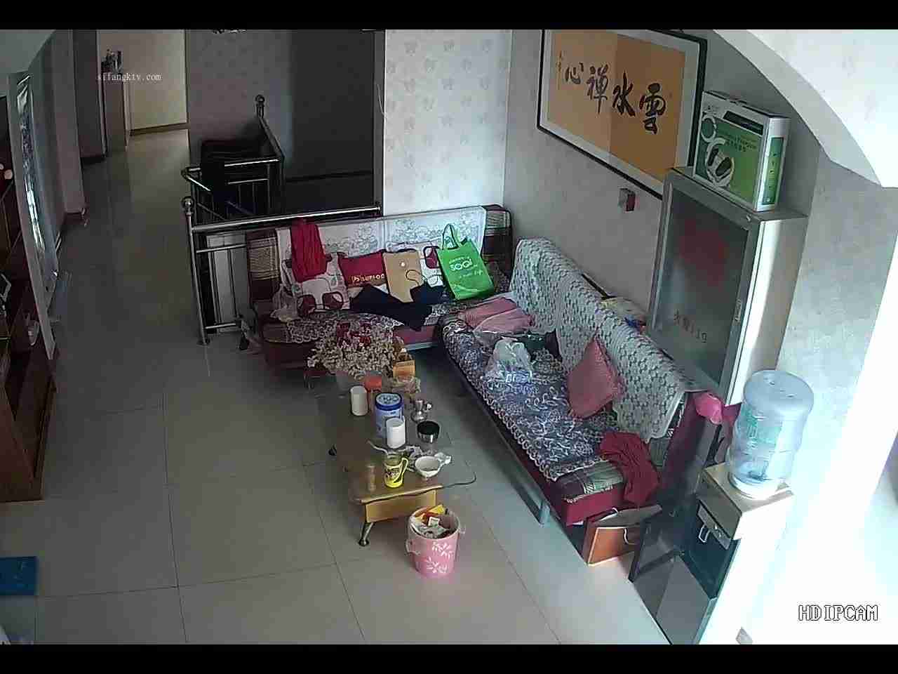  黑客监控破解_不知道这少妇用的是什么神器 的剧照9