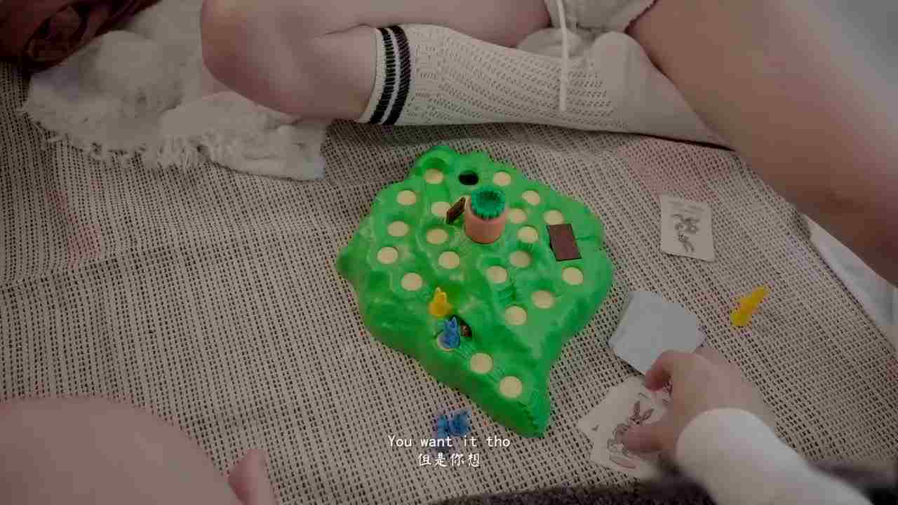  香港玩偶姐姐 完游戏输了脱一件没得拖就操逼 水嫩白虎逼 的剧照3