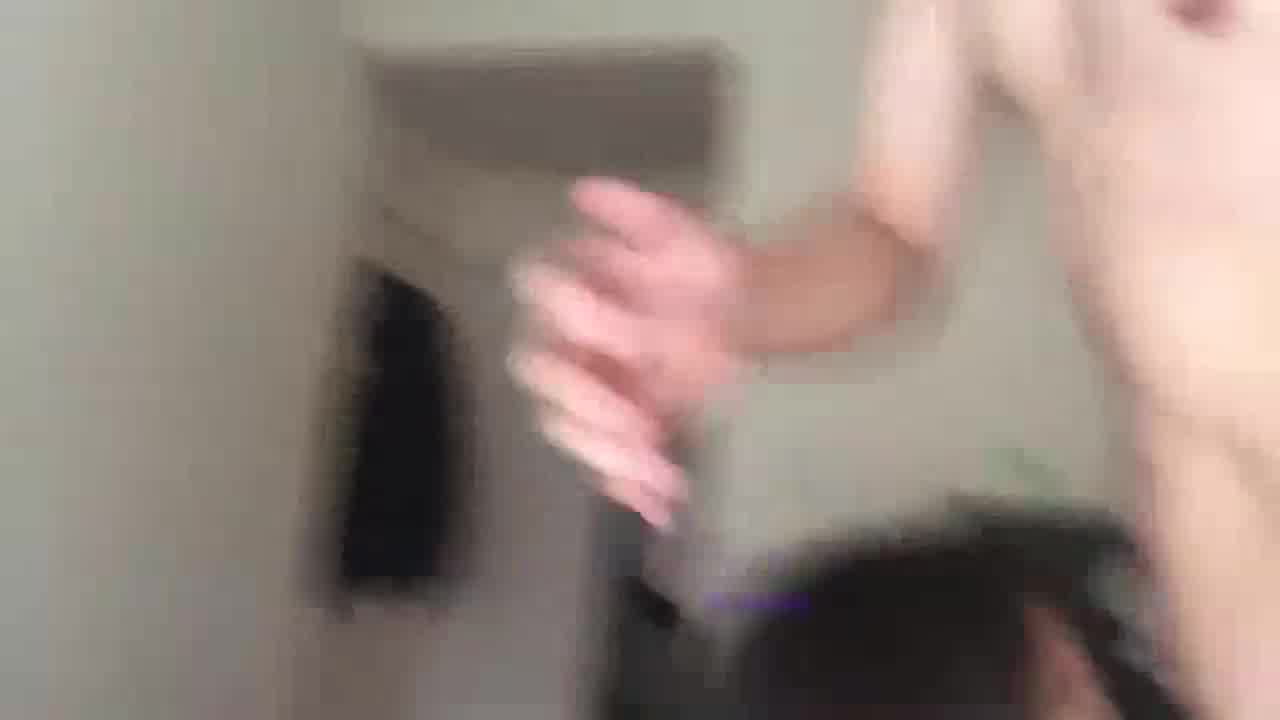  约泡达人与炮友的性爱实录流出 的剧照8