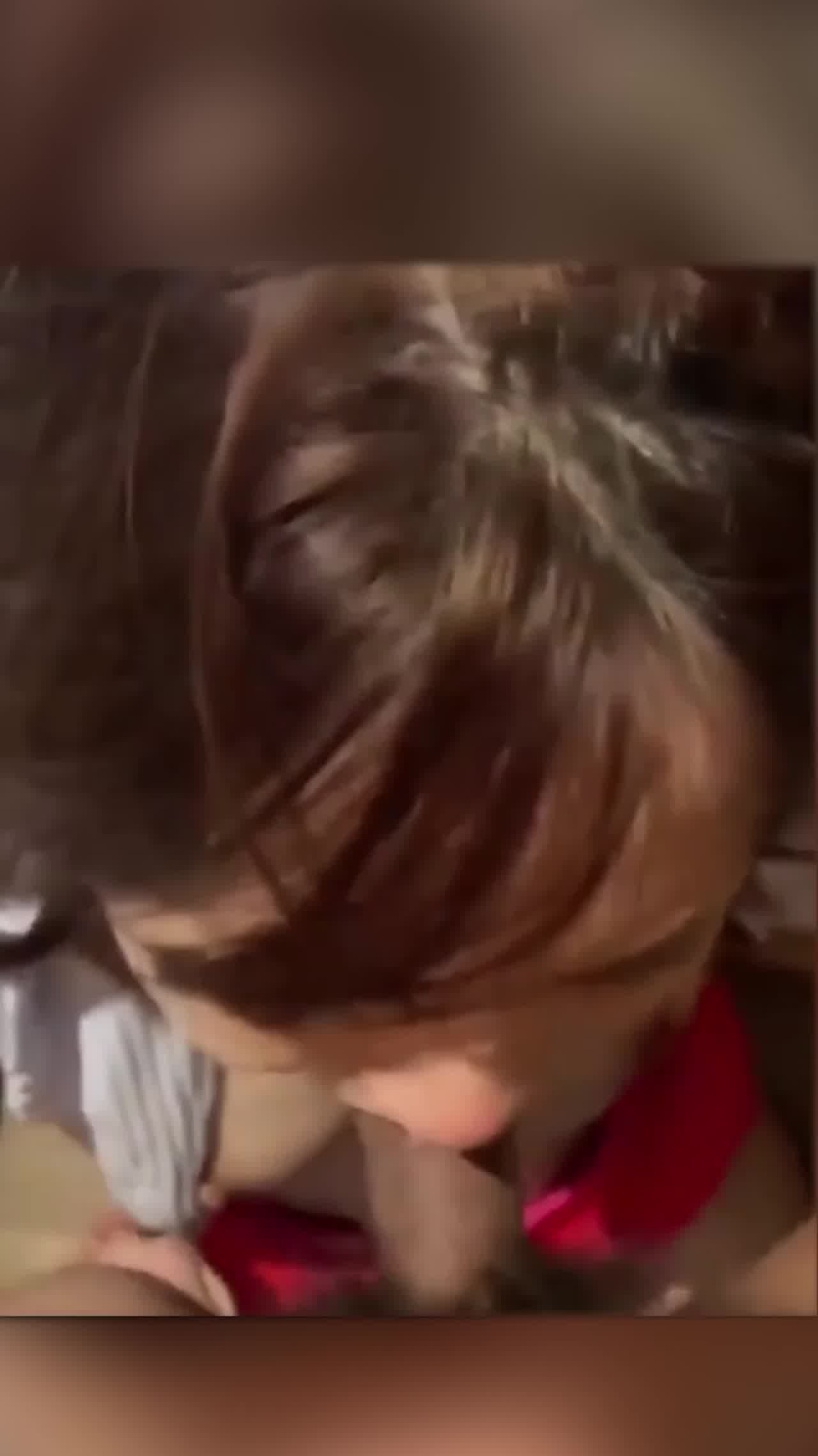  南京艺术学院舞蹈生郭婷婷舔屌到茫然被打屁股逼更紧 的剧照9