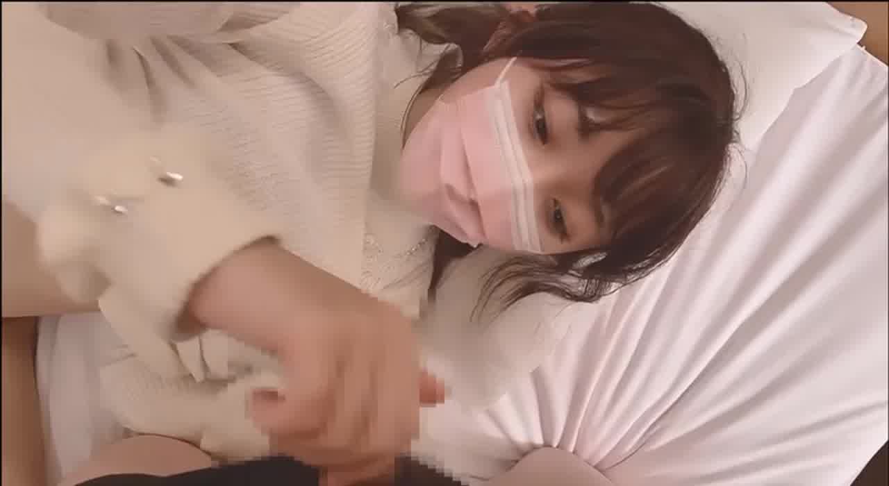  小骚妹上位驱动胴体 最后侧入极品大奶 的剧照5