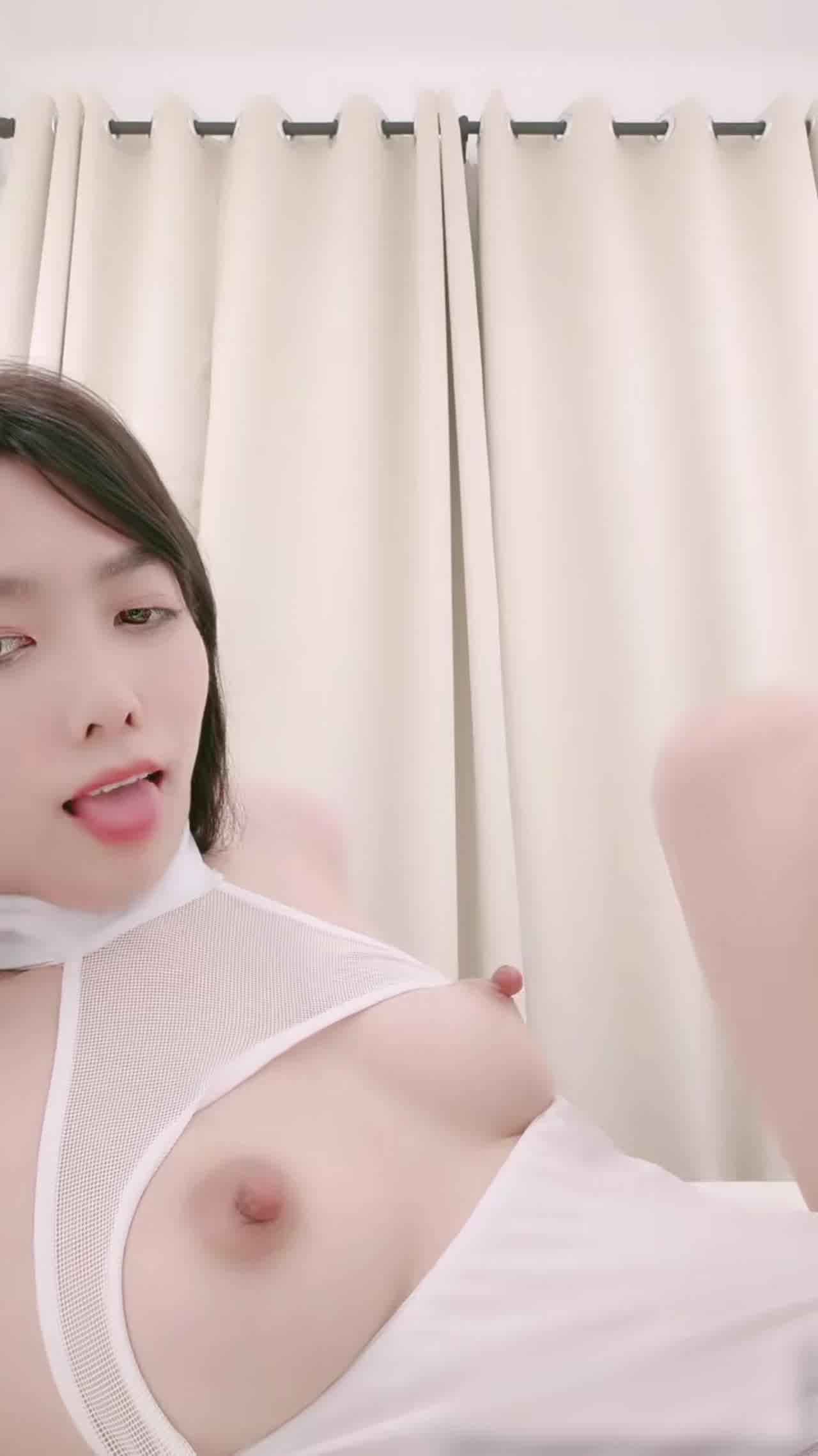  袜那这男人真的短的可怜 的剧照6