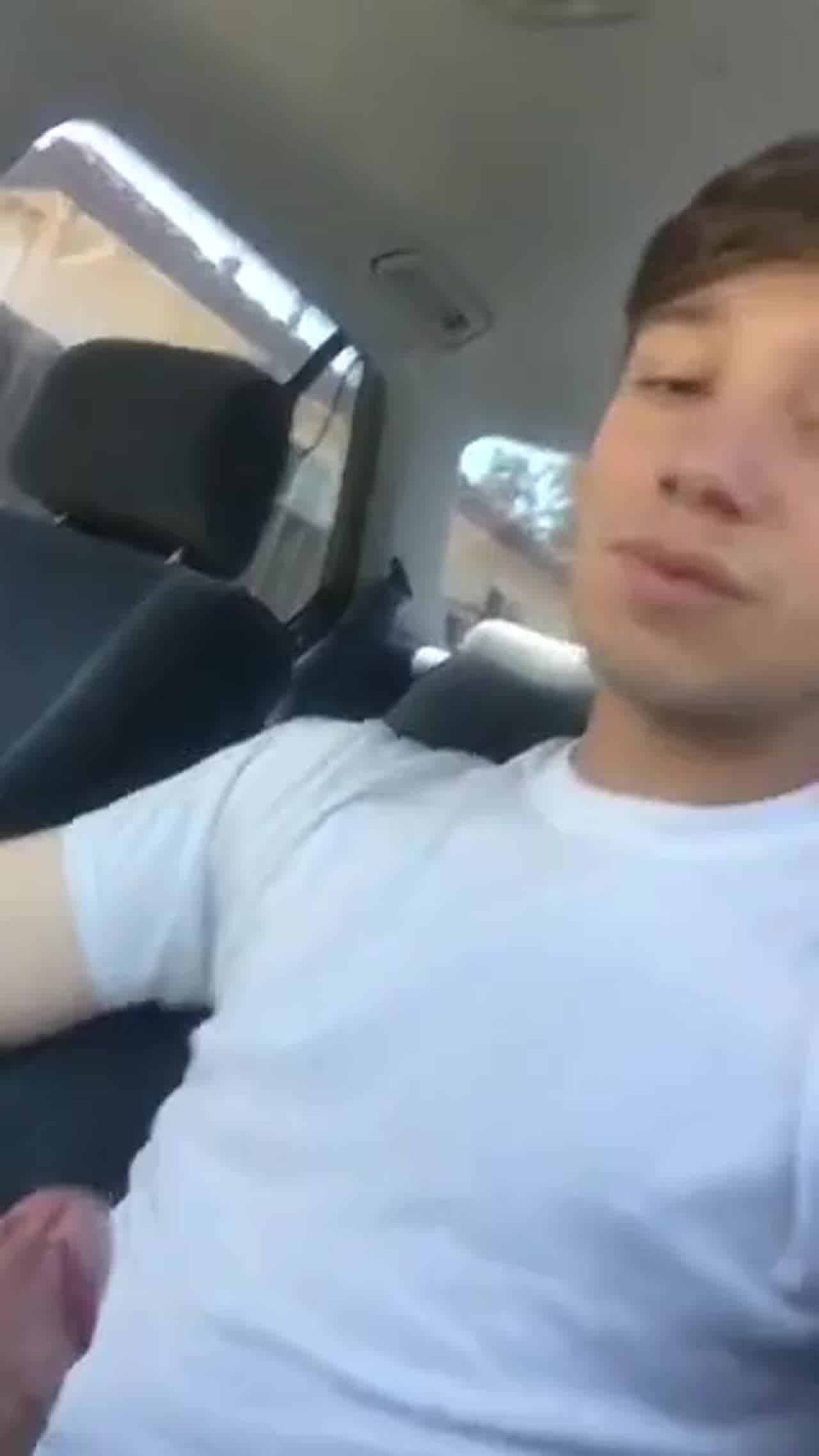  大学门口上车的妹子很卖力 的剧照8