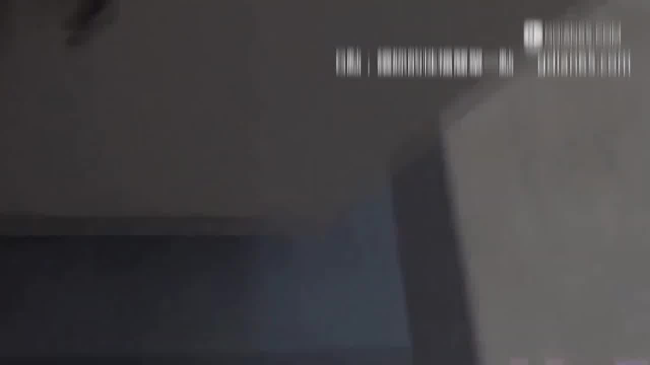  门事件 难得一见校园情侣女同顶楼磨豆腐 的剧照2