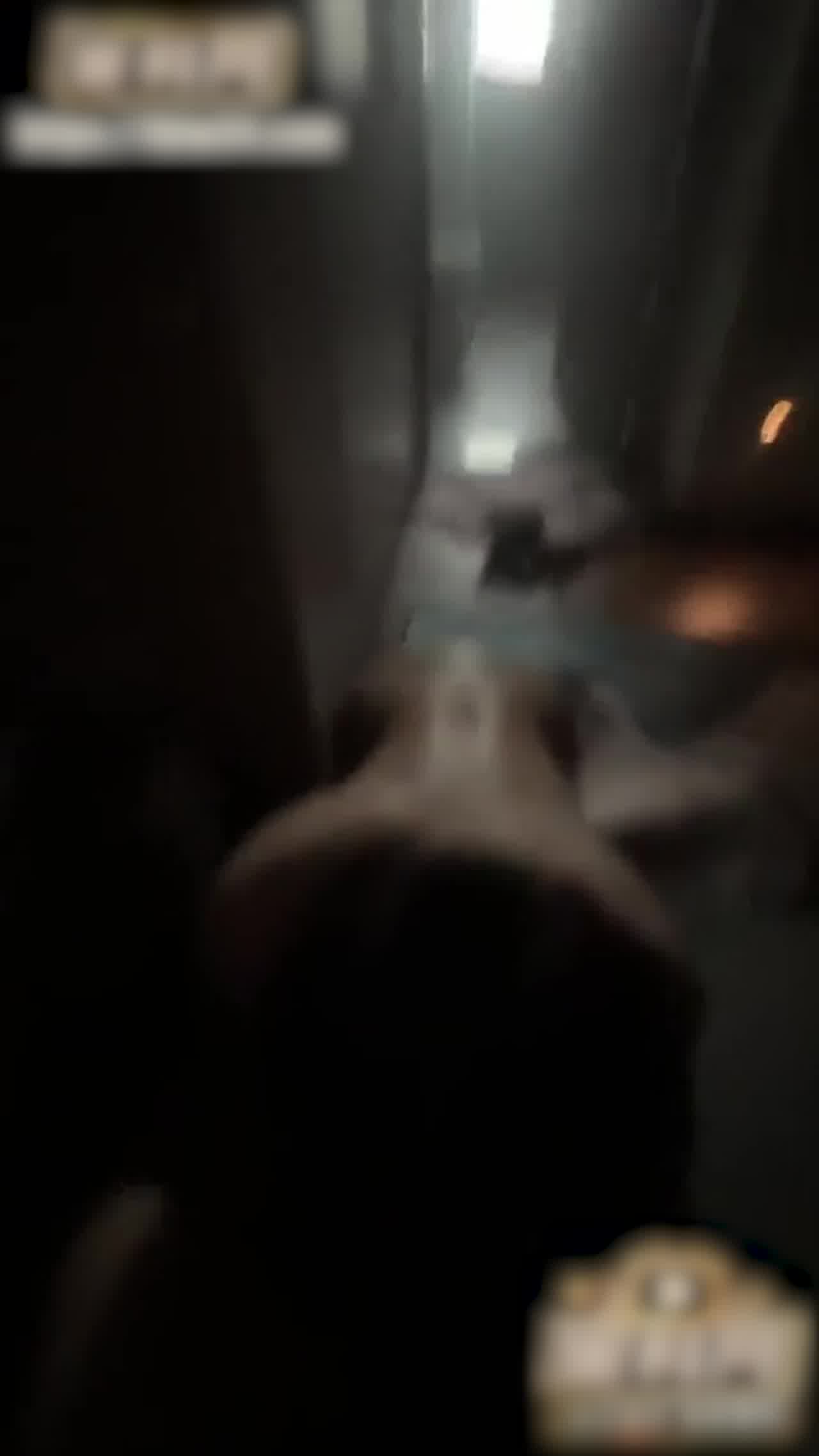  长沙海底捞战神暴打港独男女主 姜颜 早期推特黑历史被扒 3p视频被曝光 纹身实锤！ 的剧照1