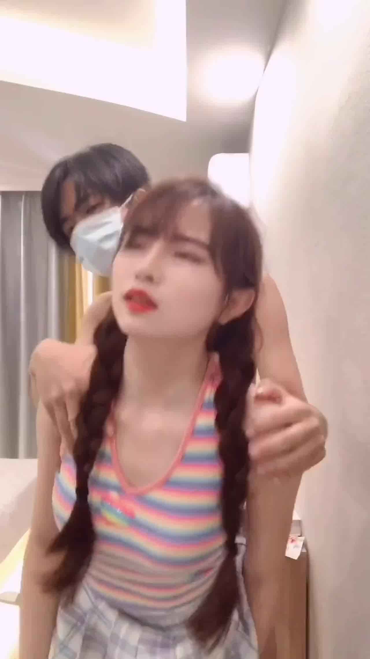  身材较好的美鲍女主，如果安排一场群p大战更刺激 的剧照9