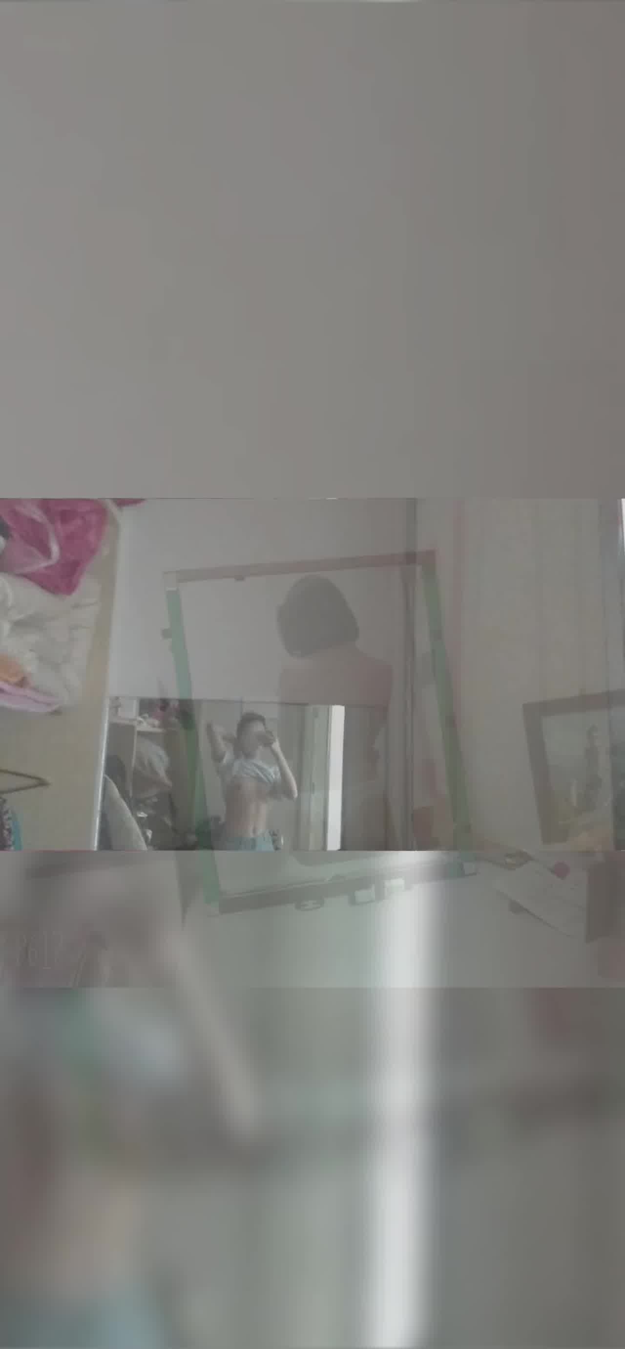  非要让我发自己的骚媳妇才能通过 的剧照4