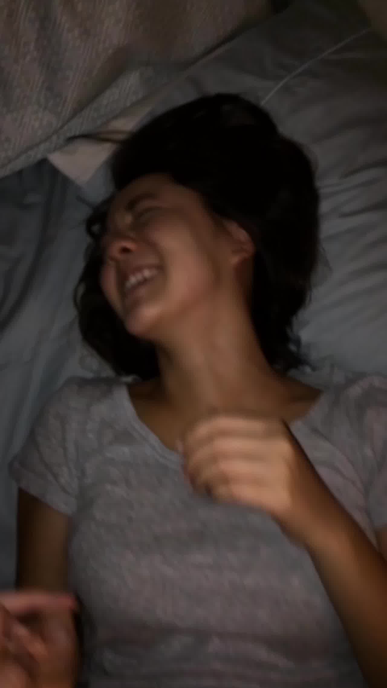  香港留学生爆操拉拉熊女孩 笑的好开心阿 的剧照7