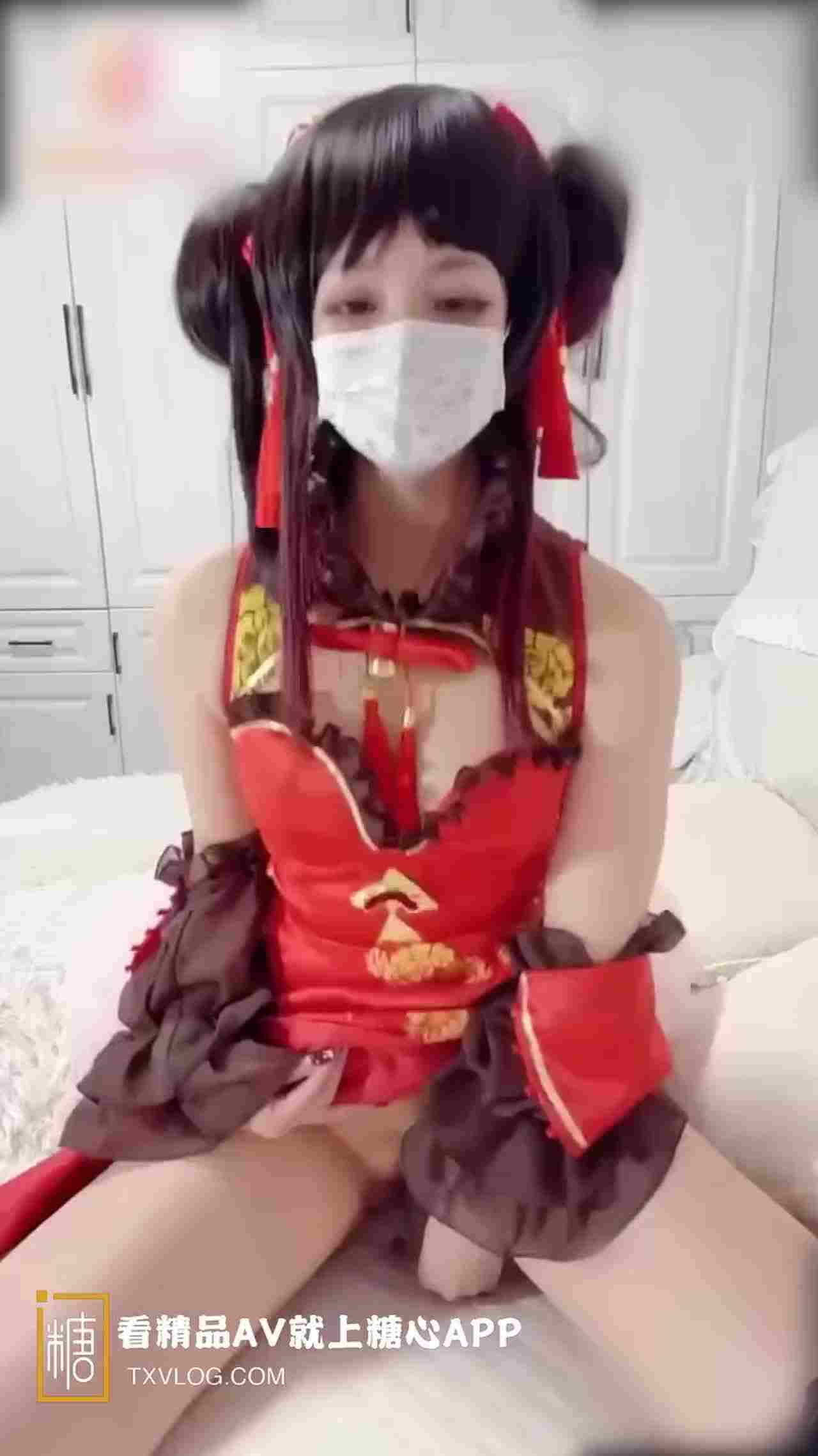  小晗喵 黑丝贺岁自卫 的剧照8