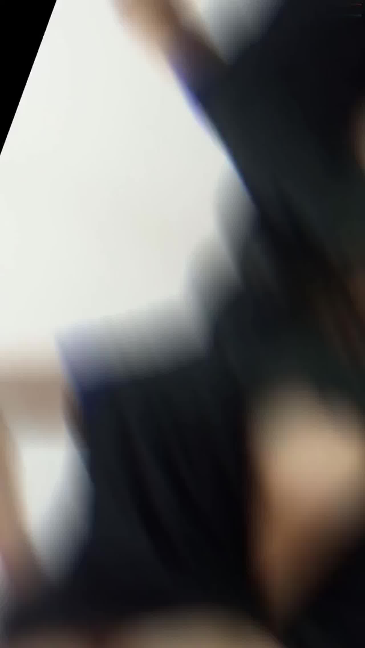  短发美少女尝试情色抖音 的剧照9