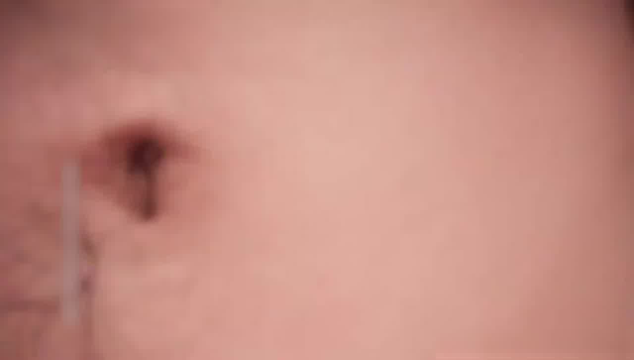  【大神千人斩探花】叫上女友再叫一个妹子玩双飞，一起洗澡舔弄镜头前扣逼，骑坐猛操抬腿站立侧入 的剧照6